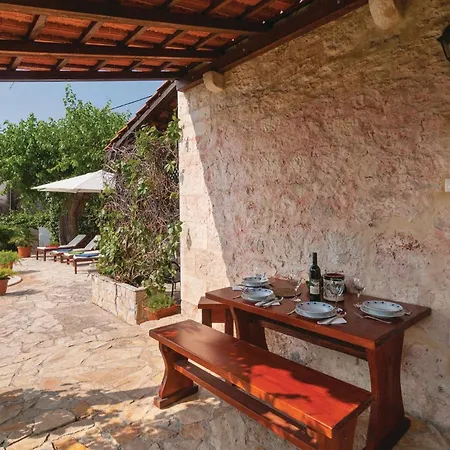 3 Bedroom Gorgeous In Semesterbostad