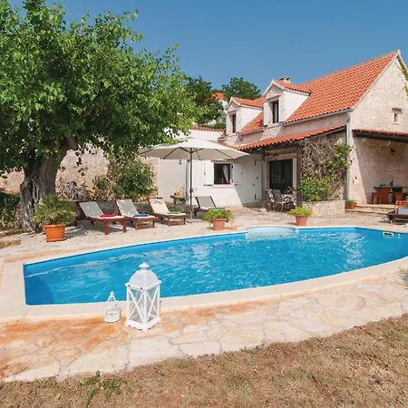 3 Bedroom Gorgeous In Nerezisca
